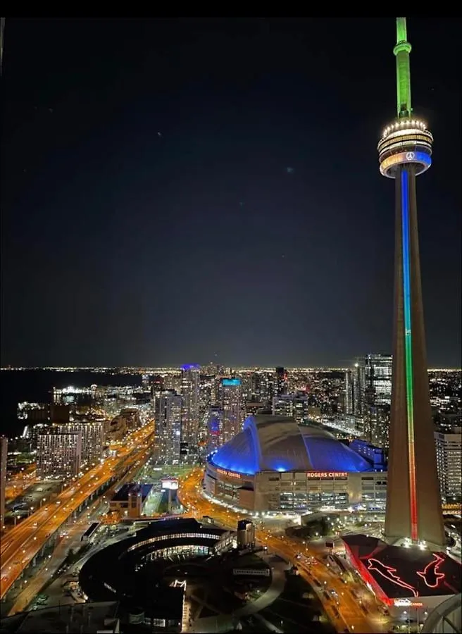 Apartment Luxury Condo Cn Tower View Toronto Canada