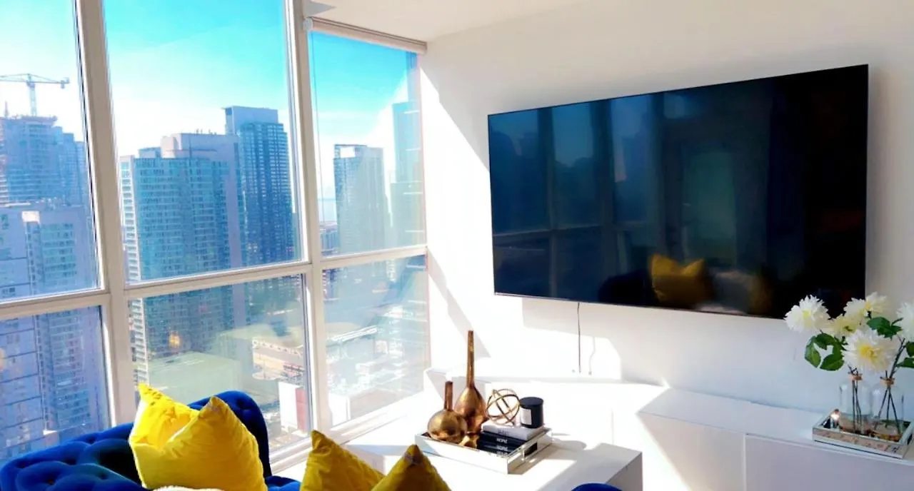 Apartment Luxury Condo Cn Tower View Toronto Canada